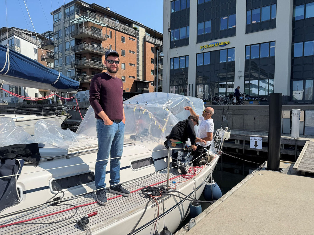 Kent seglade från Norge för sina Custom Made-kapell