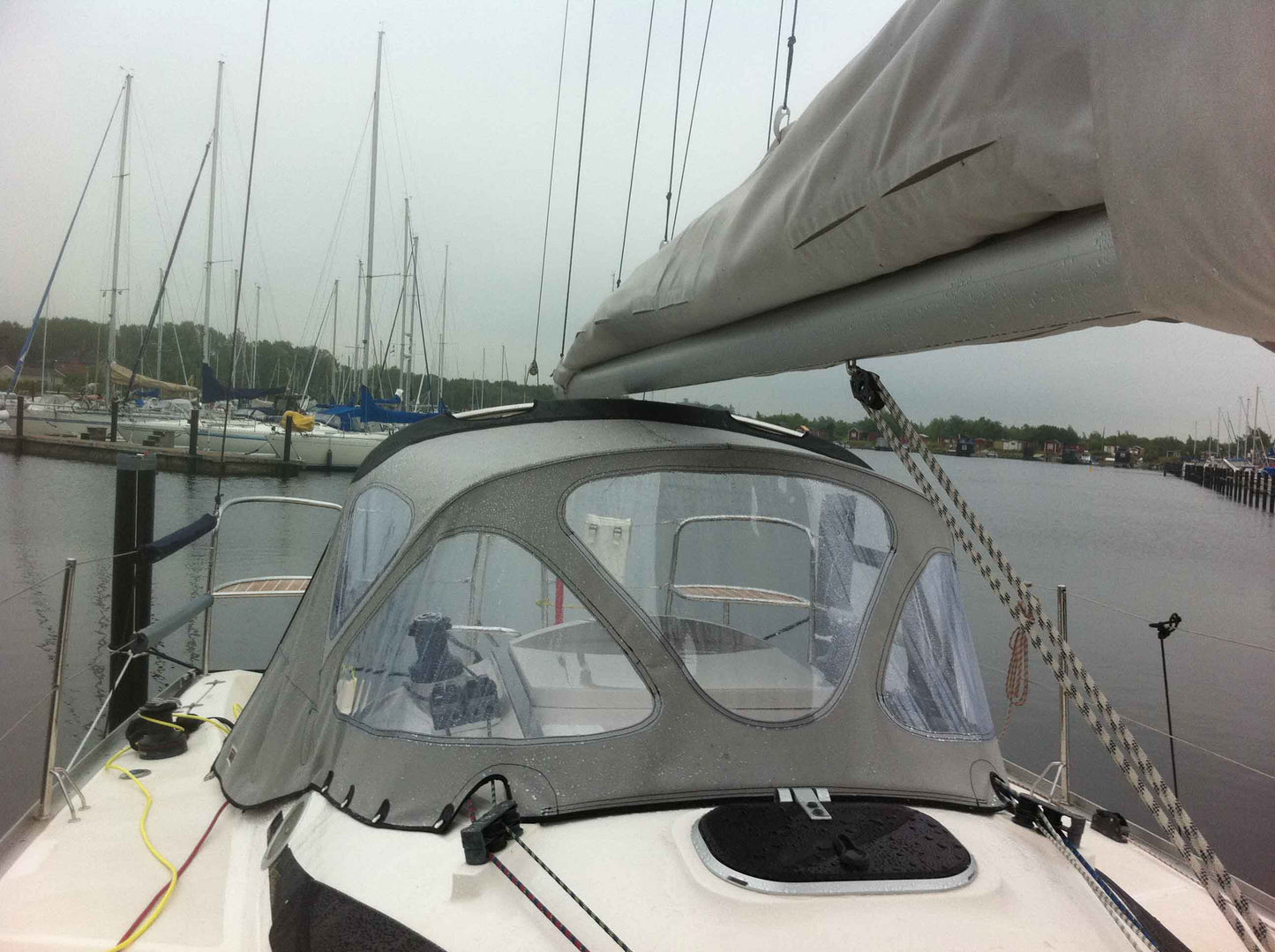 Delphia 28 sprayhood