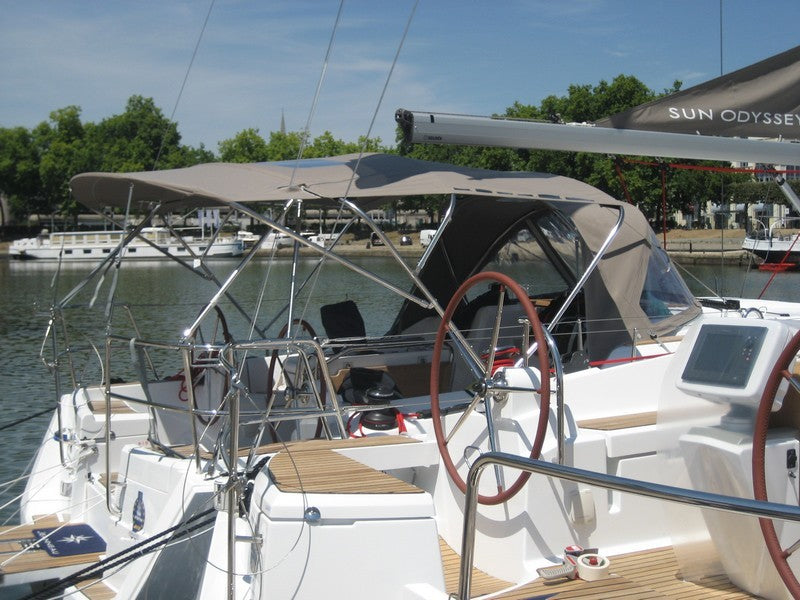 Jeanneau Sonne Odyssey 379 Bimini