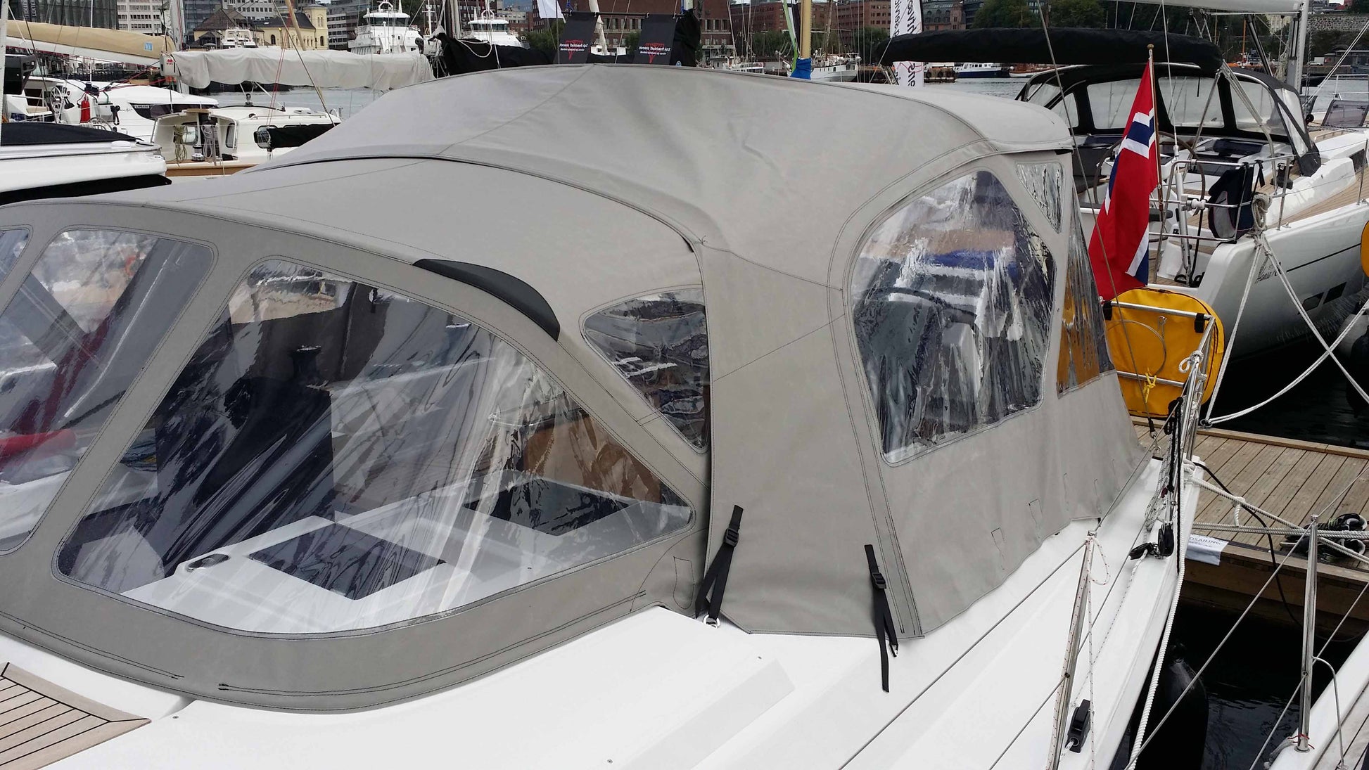 Hanse 445 Cockpitkalesje cockpittelt