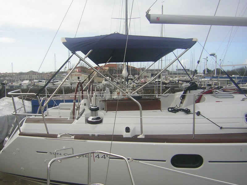 Jeanneau sun odyssey 44i bimini