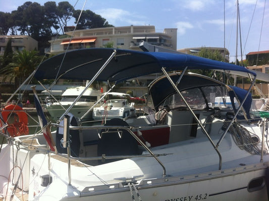 Jeanneau sun Odyssey 45.2 bimini