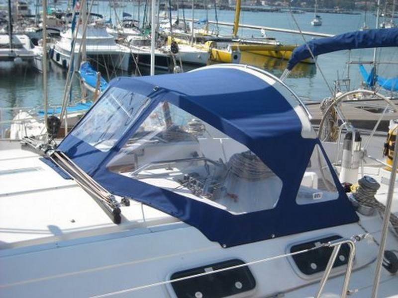 Beneteau 45F5 Sprayhood