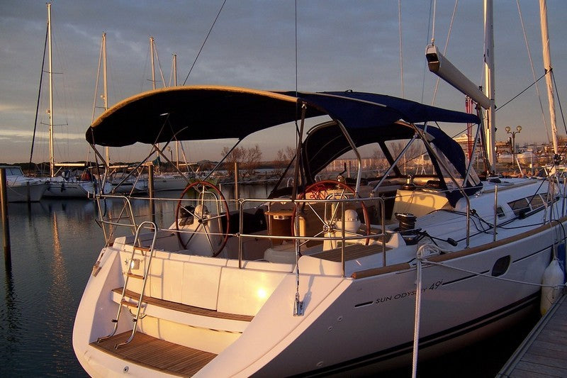 jeanneau sun odyssey 49i bimini