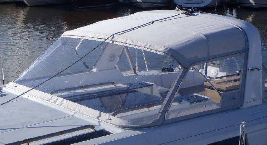 Beneteau Oceanis 55 Sprayhood