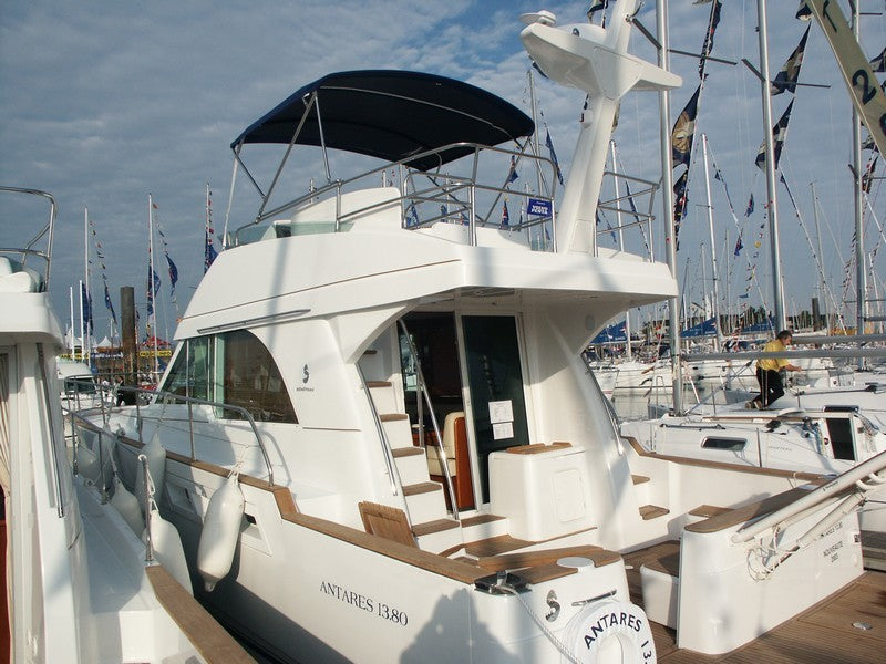 BIMINI FLYBRIDGE BENETEAU ANTARES 13,80