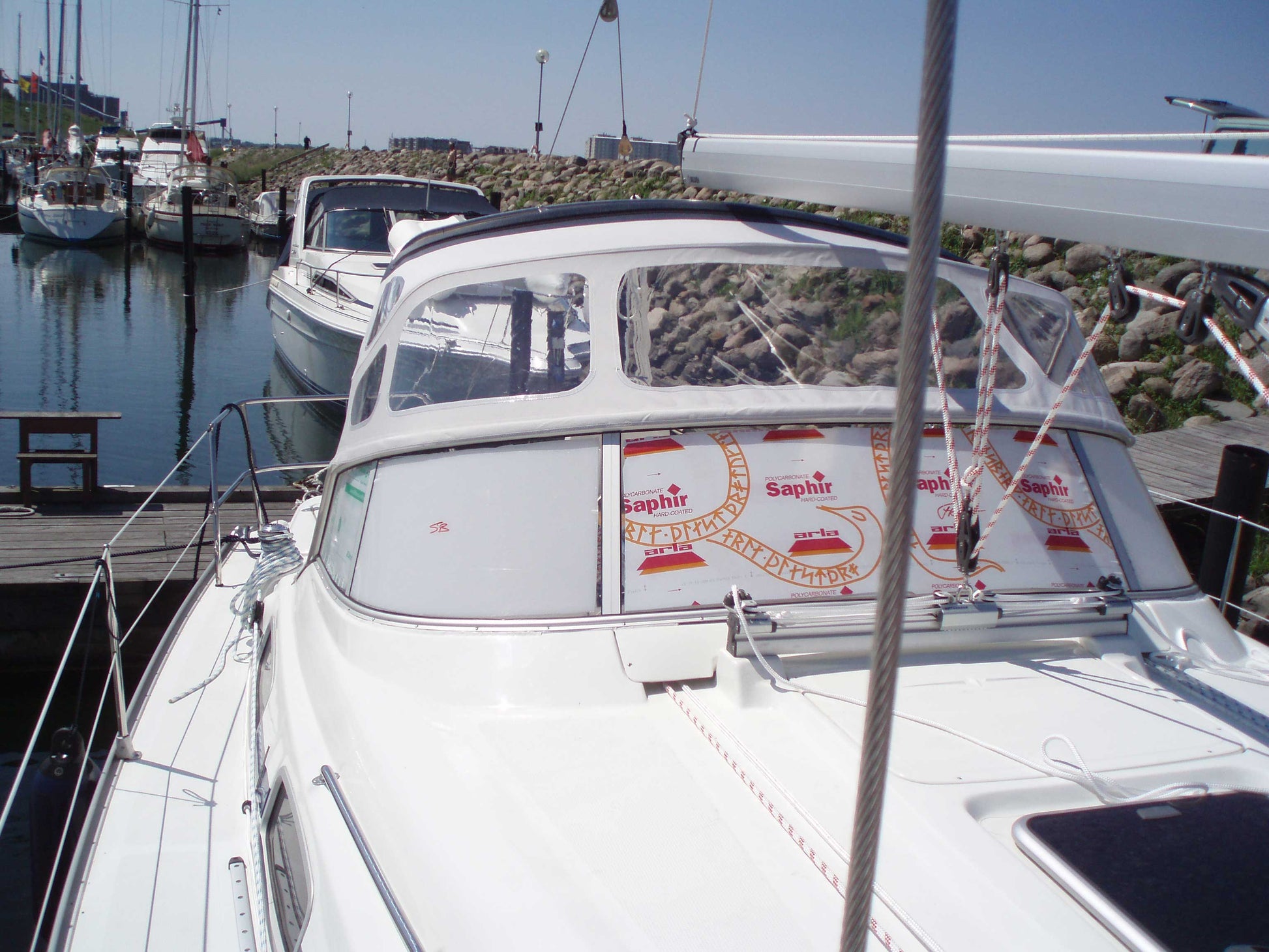 Bavaria 37 sprayhood vindruta