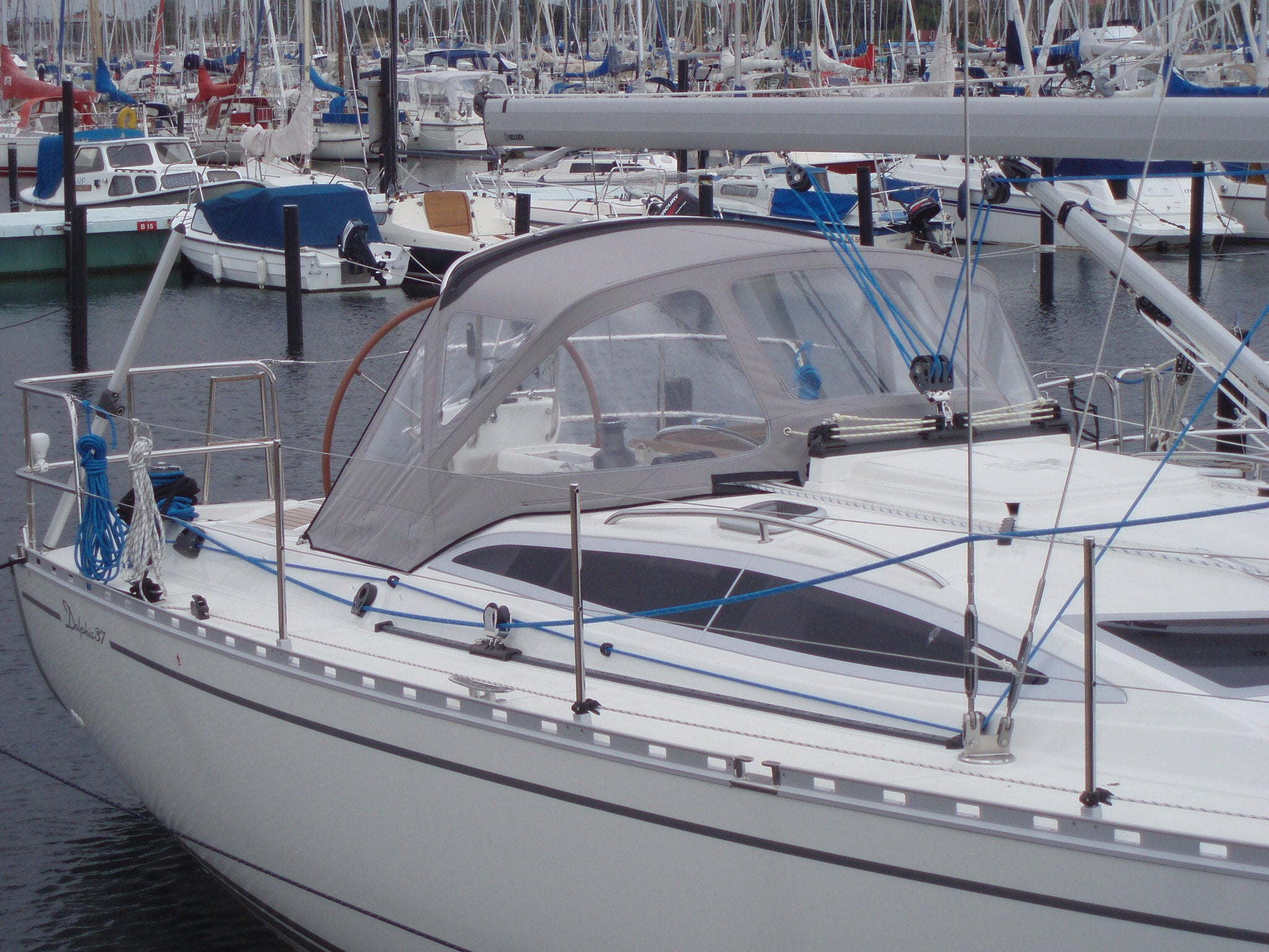 Delphia 37 Sprayhood