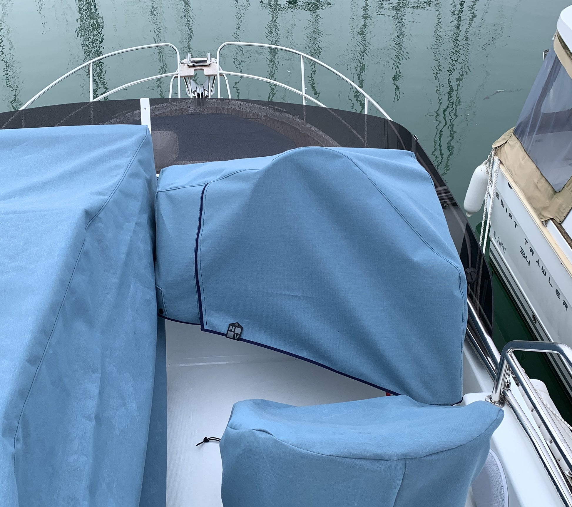 Beneteau Antares 11 OB Unterstand