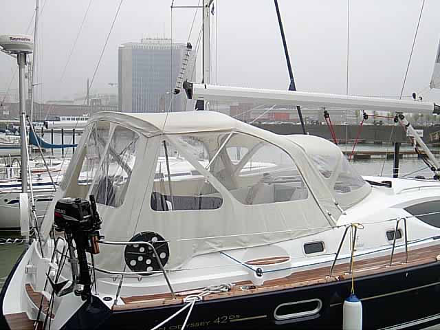 Jeanneau Sun Odyssey 42 DS Cockpitverdeck Cockpit-Zelt