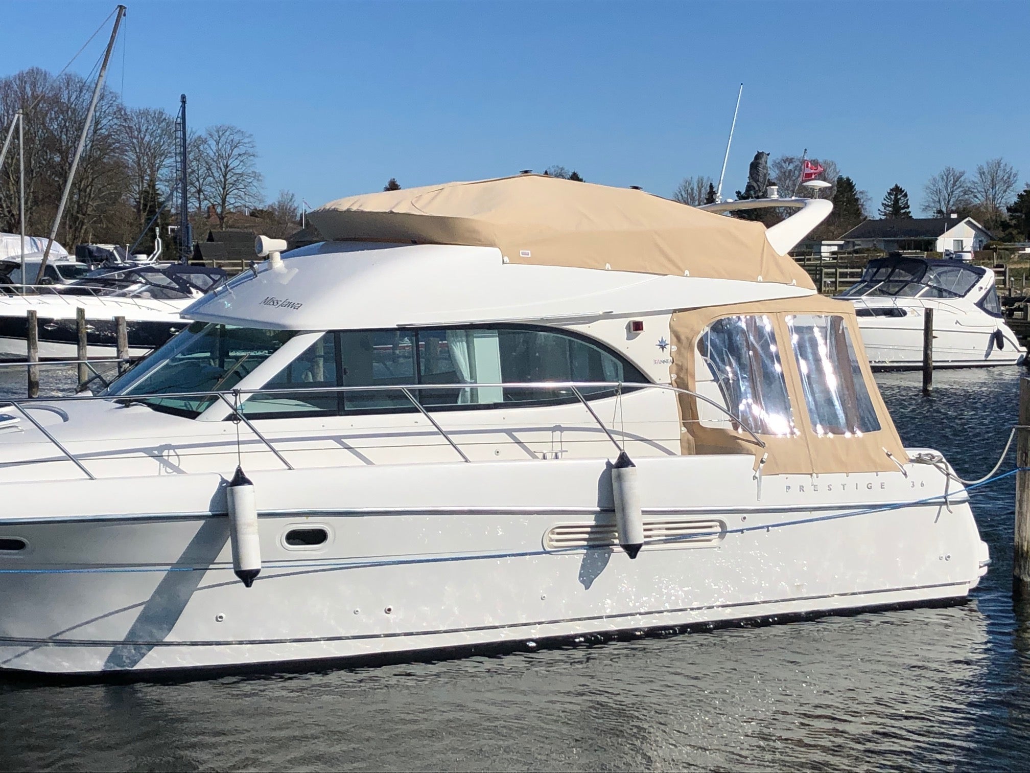 Båtkapell motorbåt akter- och sidokapell