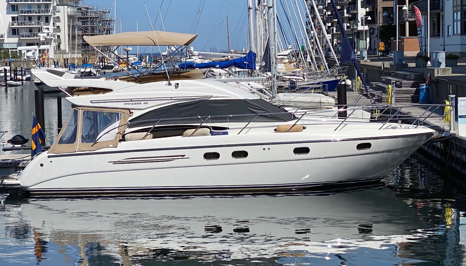 Båtkapell bimini flybridge princess 42