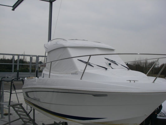 Beneteau Antares 5.80 bådkaleche