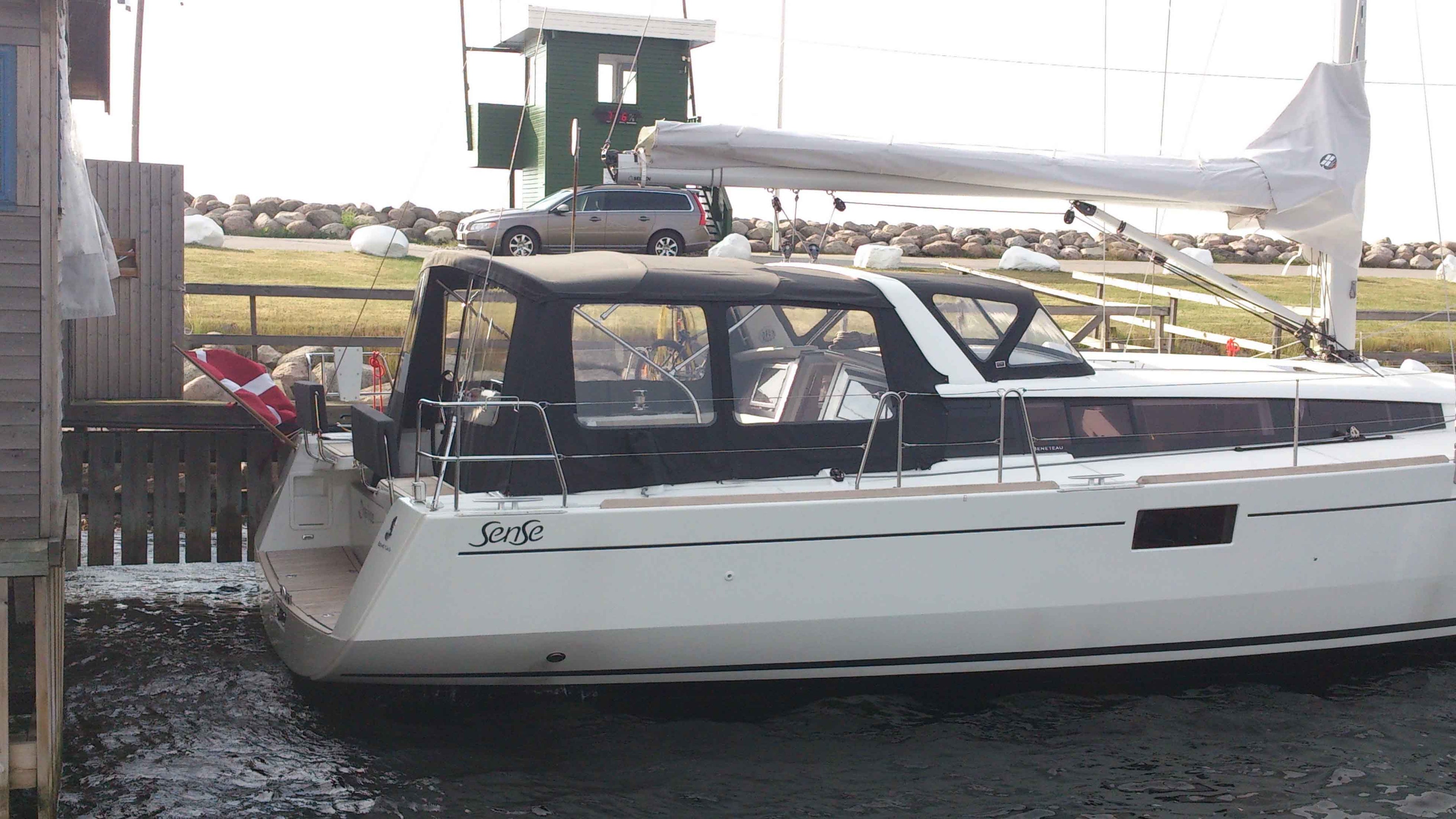 Beneteau Sense 50 Cockpitkalesje cockpittelt