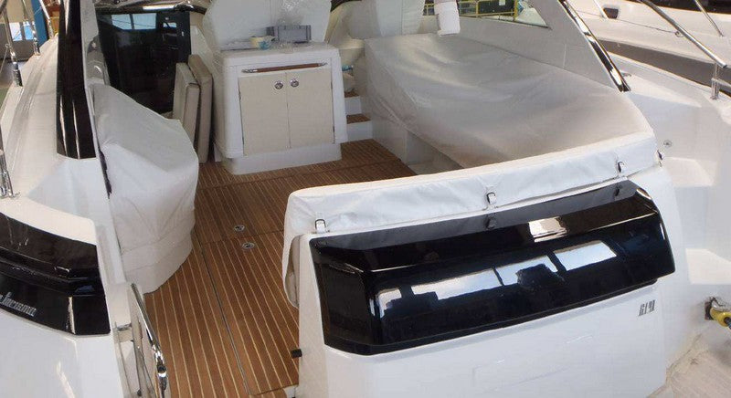 Sofabezüge für Backbord und Steuerbord an Beneteau Gran Turismo 40, Modell 2016