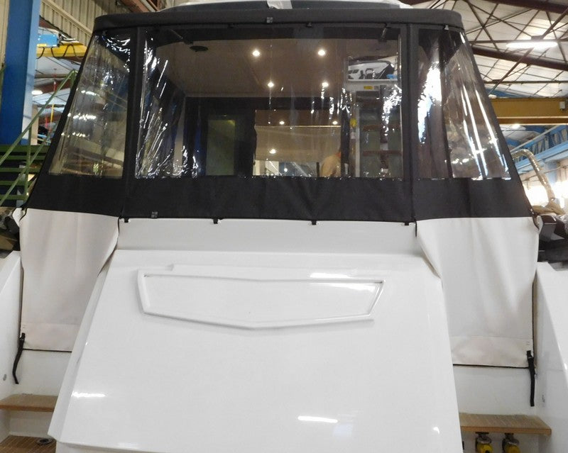 Side panels with sun cap window Beneteau Gran Turismo 50 Sport Fly (2017)