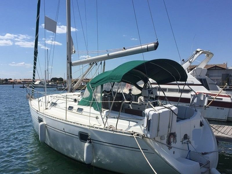 Beneteau Oceanis 351 Bimini