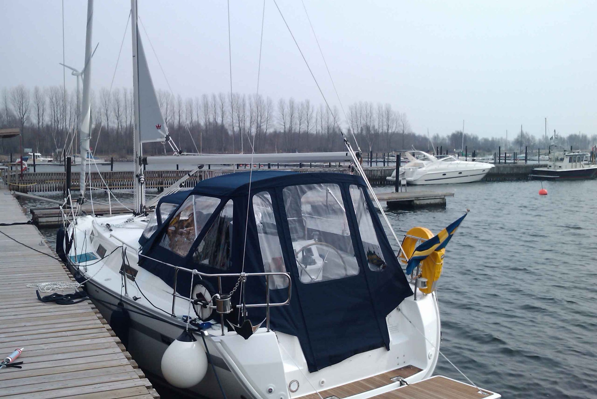 Bavaria 32 Cockpit Tent Model Year 2009