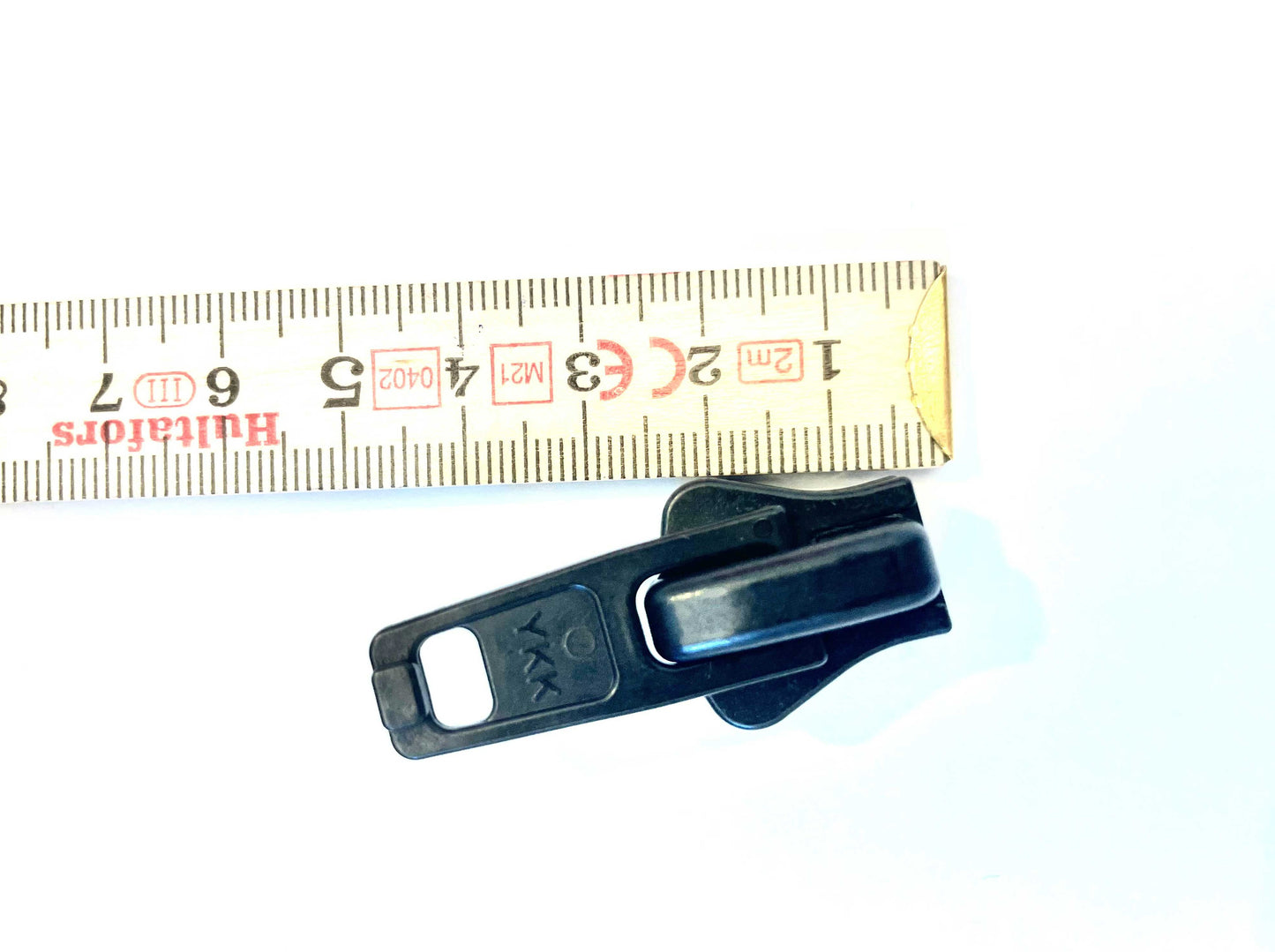 Single runner with lock Black