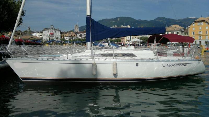 Beneteau 32 Bimini