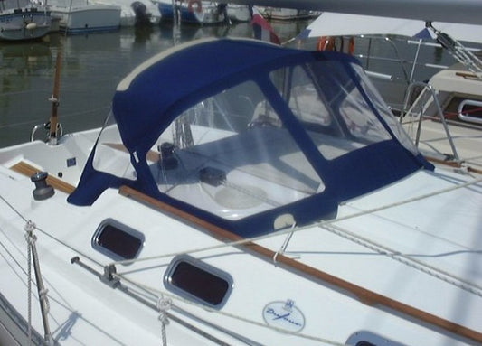 Dufour 32 Classic sprayhood