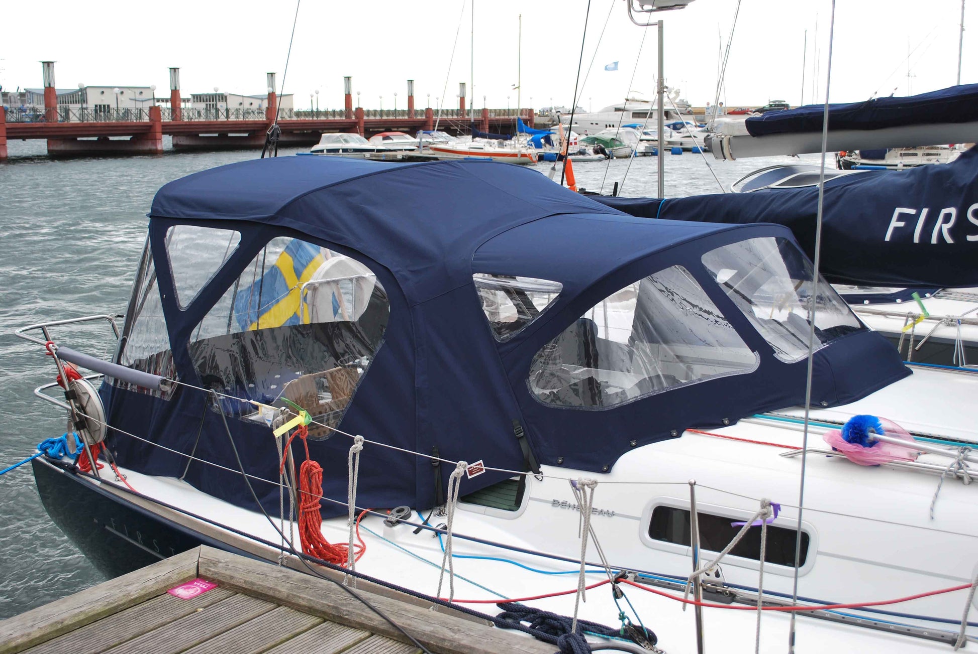 Beneteau FIrst 36.7 sittbrunnskapell sittbrunnstält