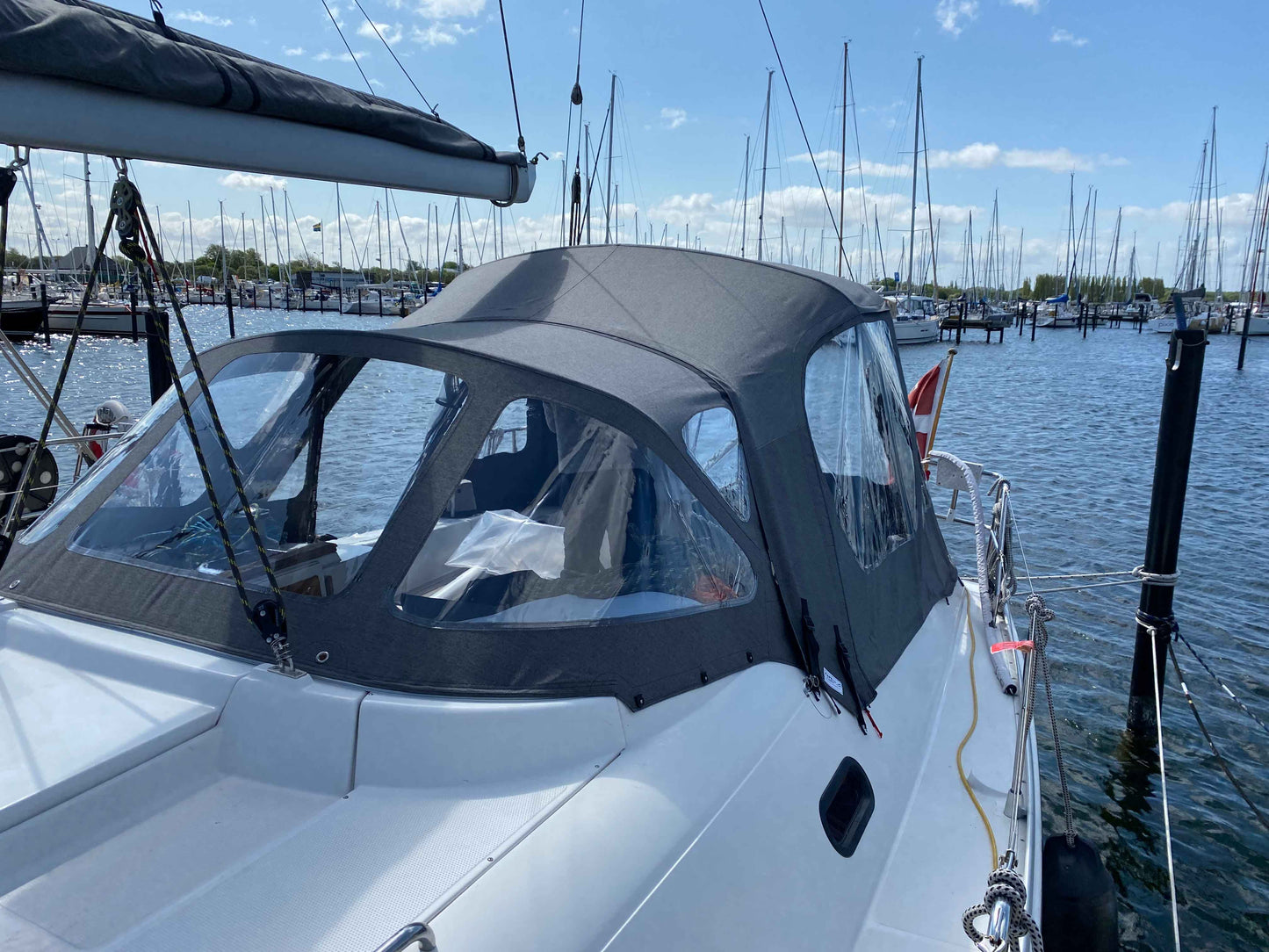 Hanse 370 sprayhood