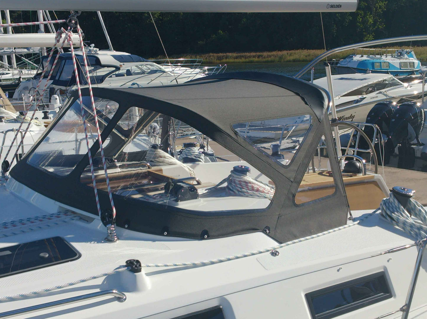 Bavaria 41 Sprayhood