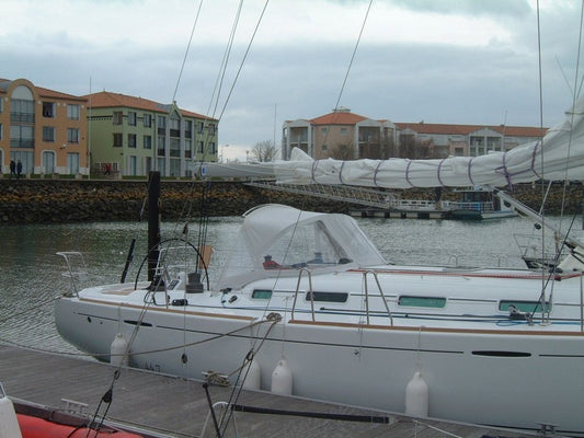 Beneteau 44.7 Sprayhood