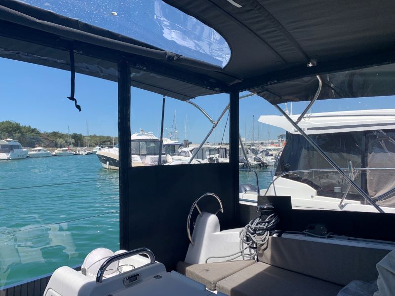 Jeanneau sun odyssey 440 bimini