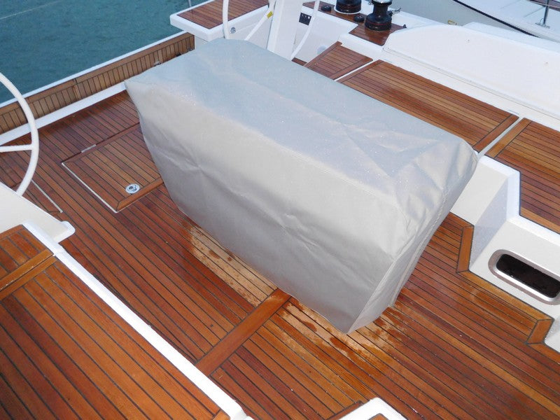 Beneteau Oceanis 46.1 table cover