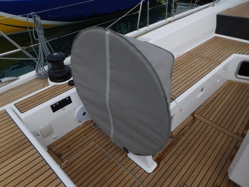 Beneteau Oceanis 46.1 pedestal cover