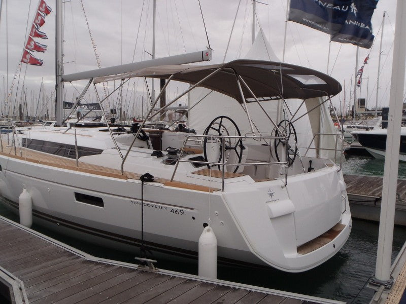 Jeanneau Sun Odyssey 479 Bimini with LED