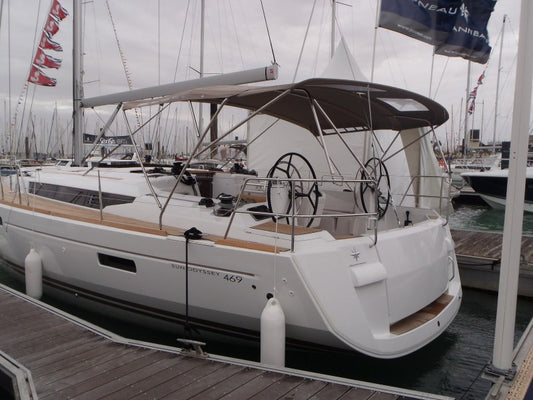 Jeanneau Sun Odyssey 479 Bimini with LED
