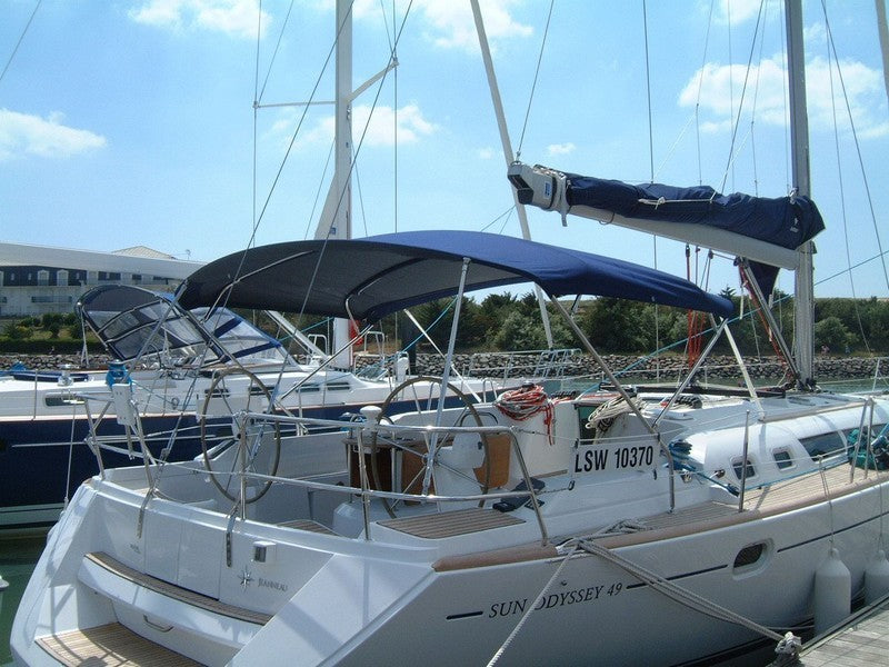 Jeanneau Sonne Odyssey 49 Bimini