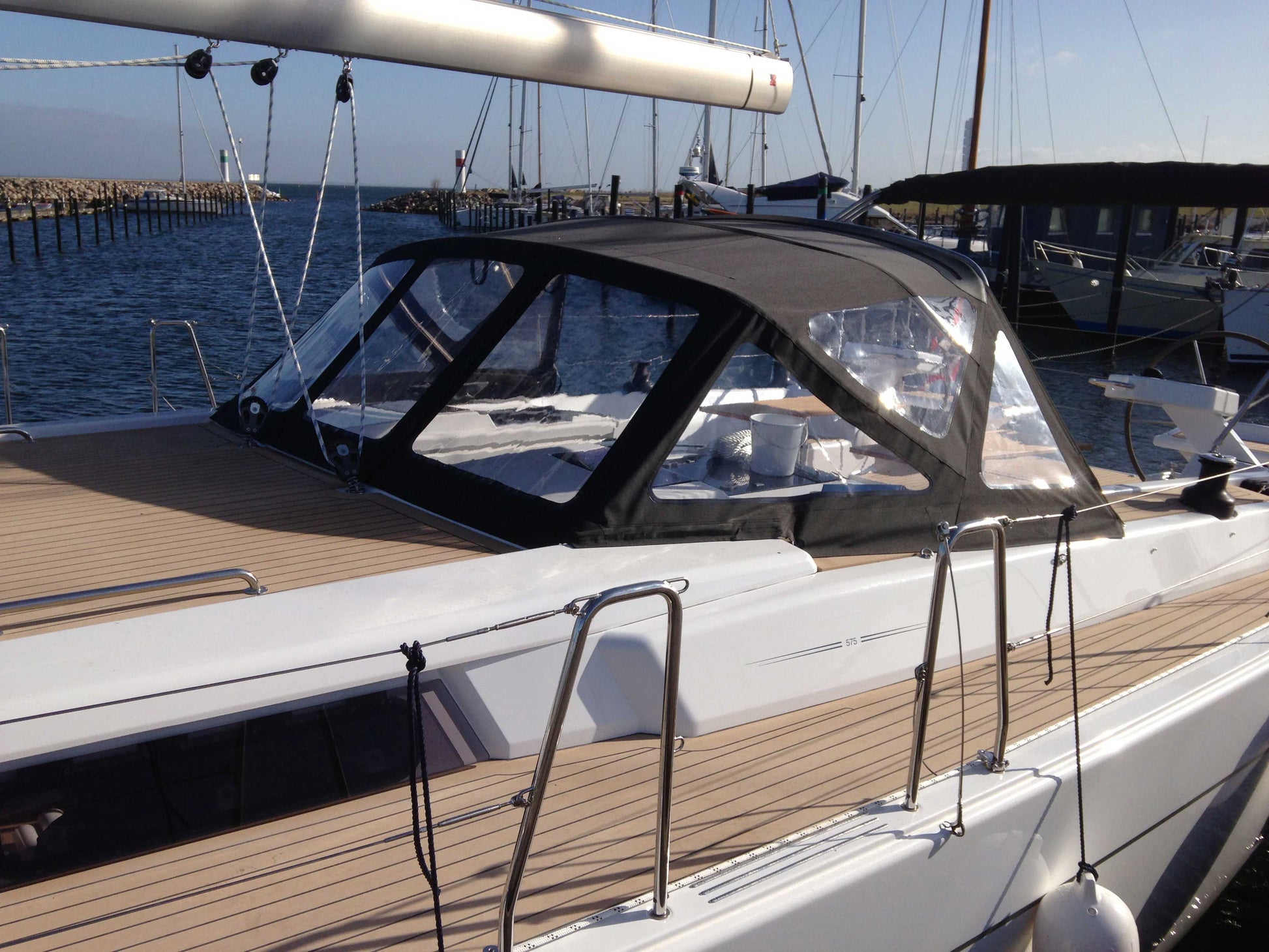 Hanse 575 sprayhood