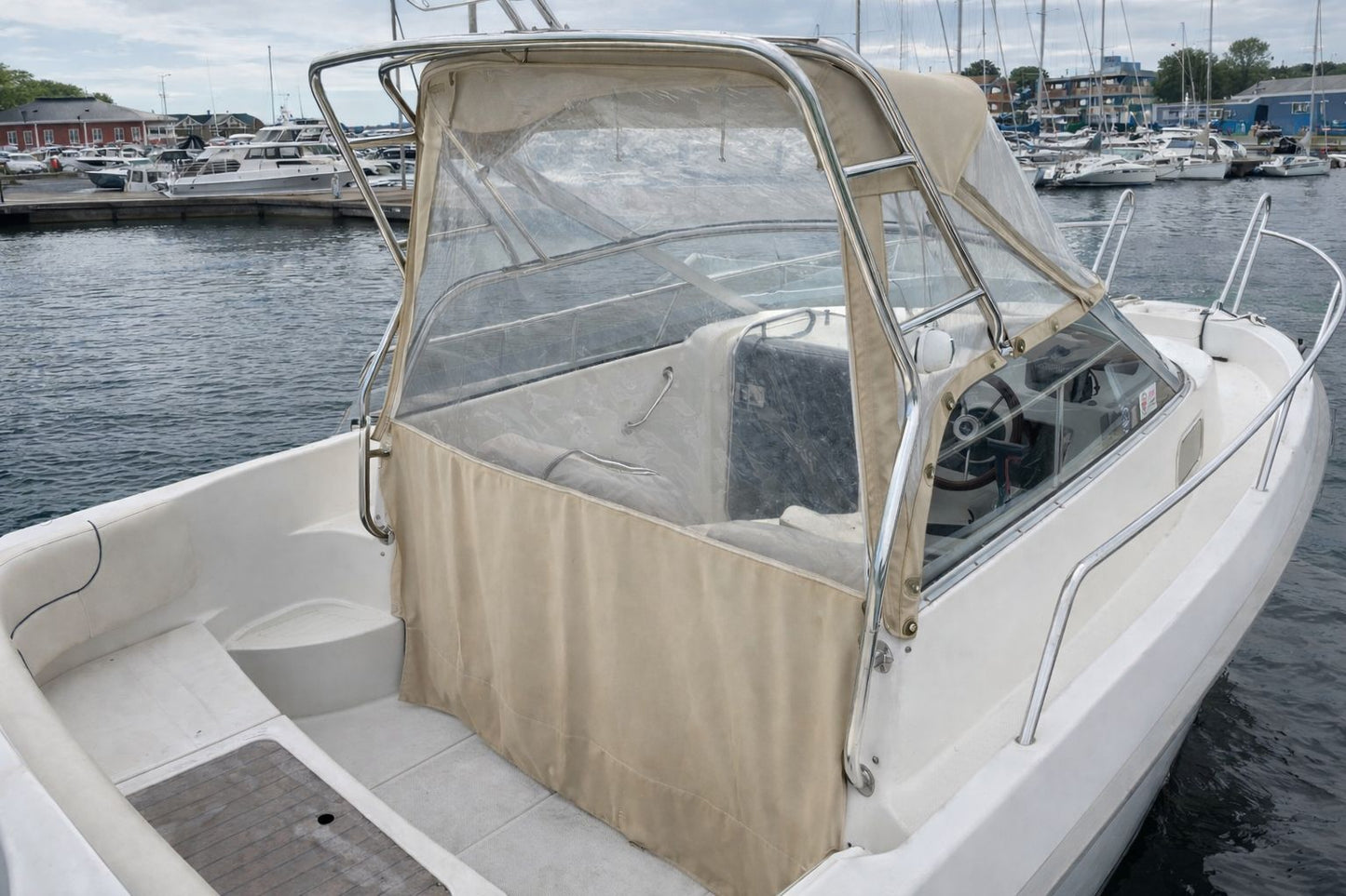 båtkalesje AQUADOR 21 WA