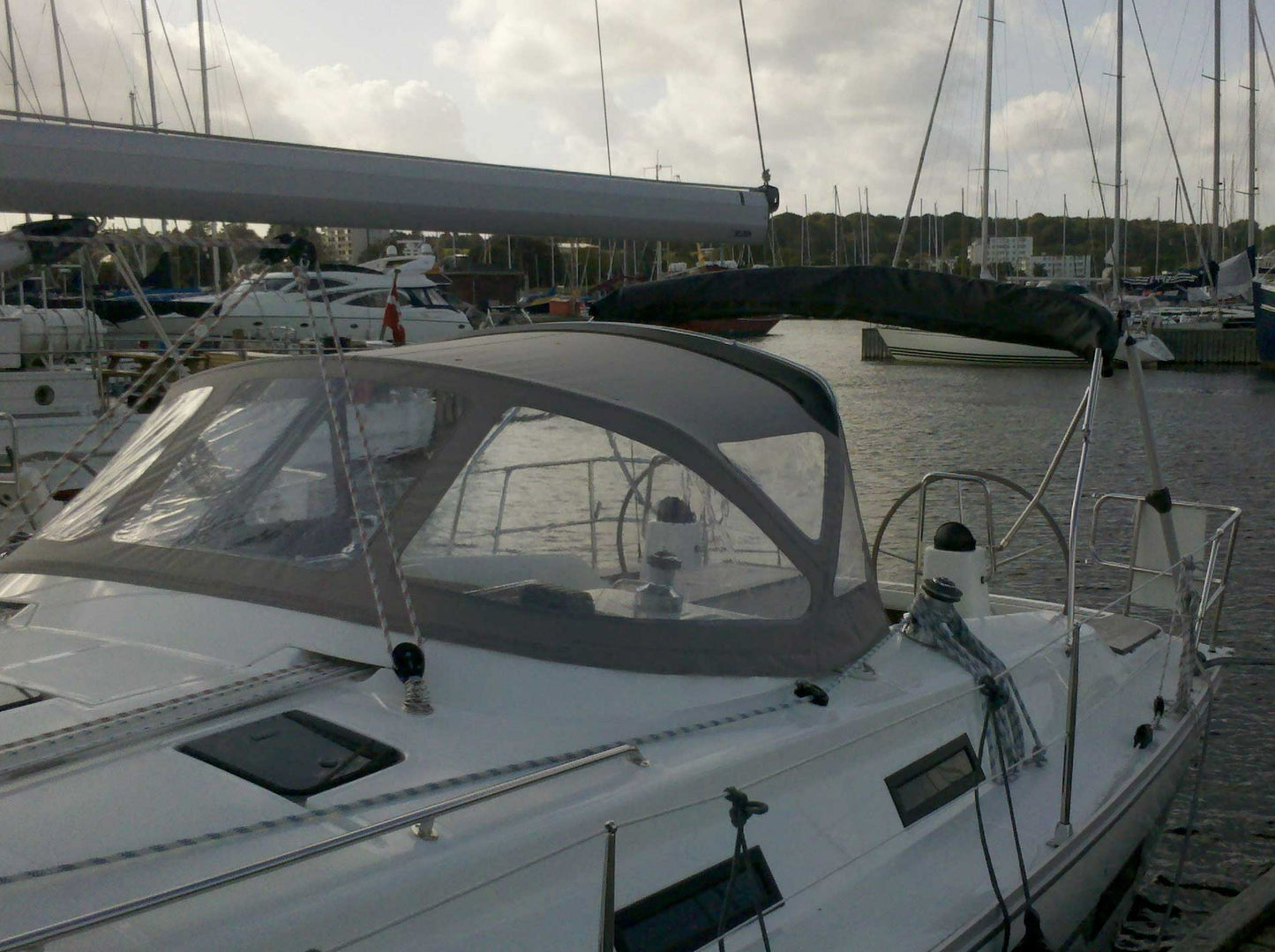 Bavaria 40 sprayhood