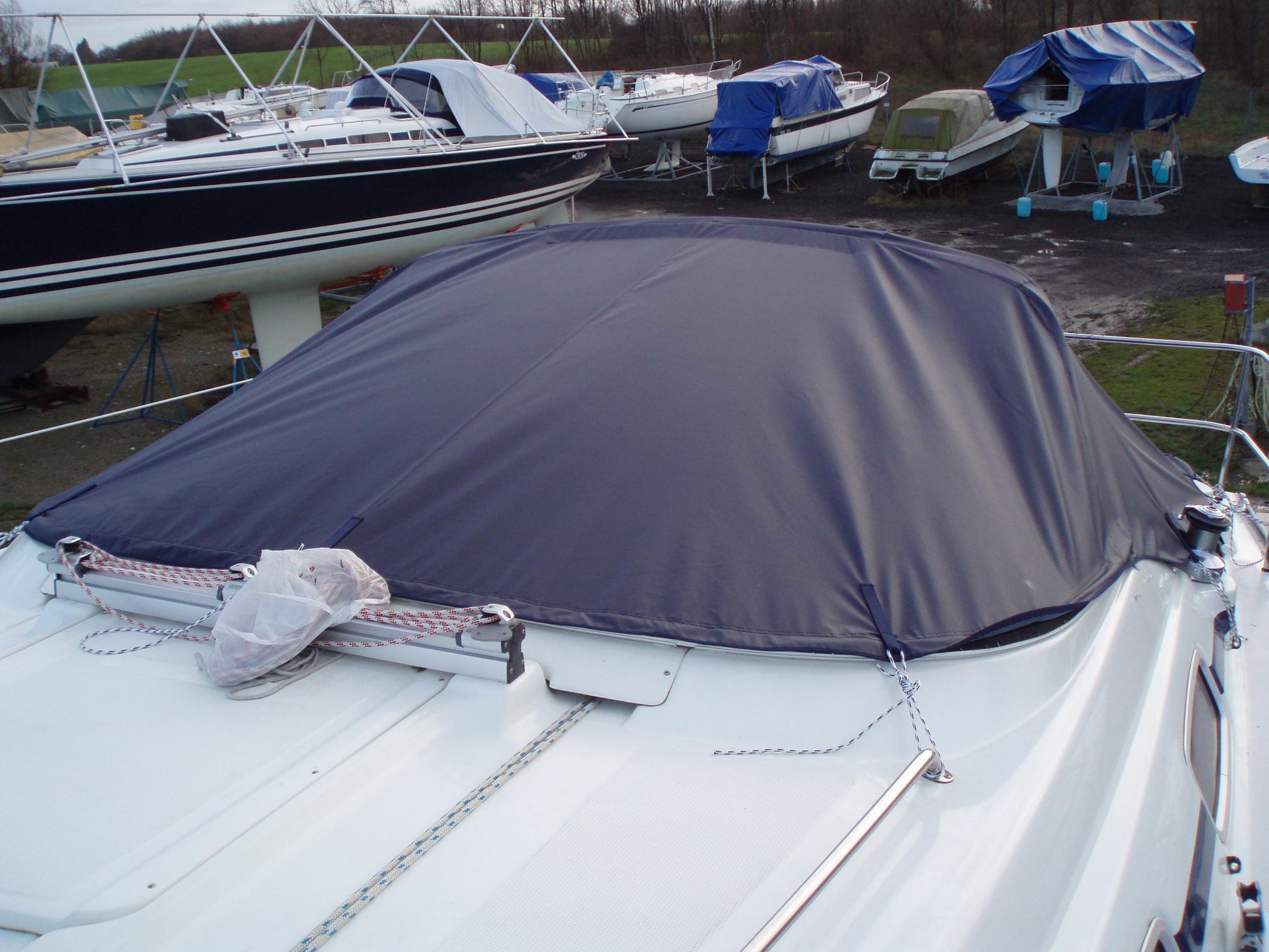 Bavaria 39 Cockpit protection