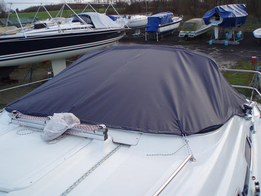 Bavaria 39 Cockpit protection