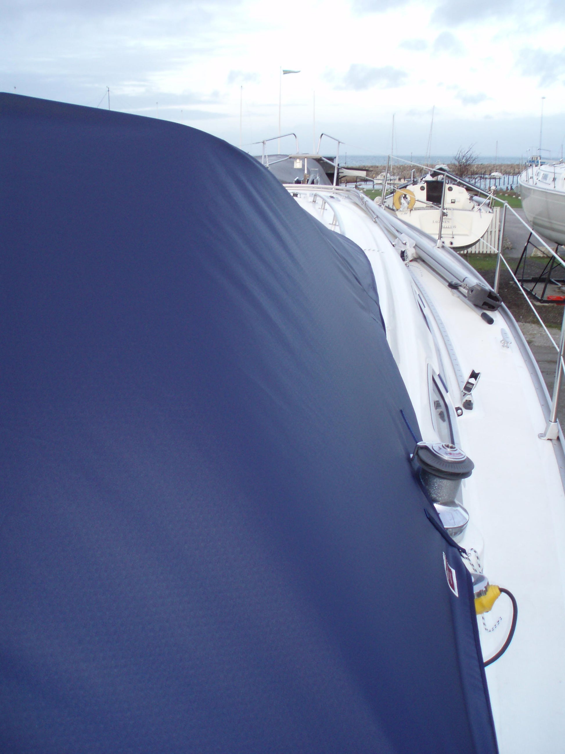 Bavaria 39 Cockpit protection