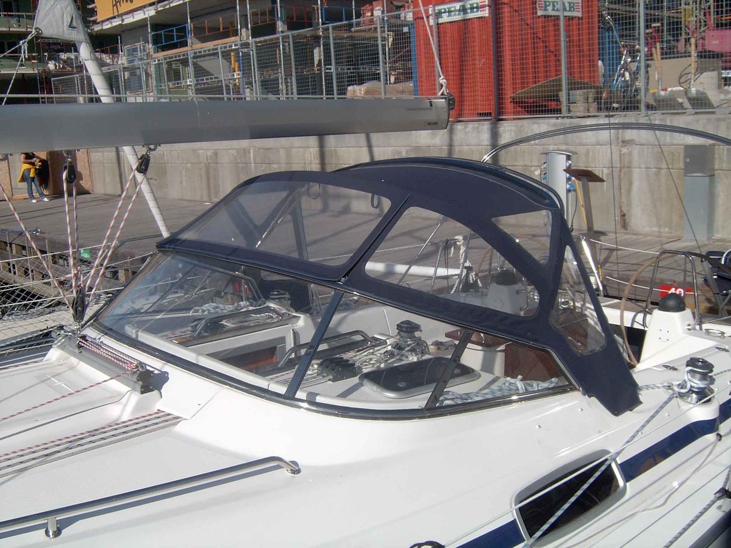 Bavaria 39 sprayhood