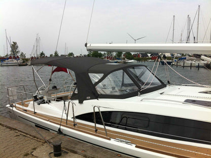 Bavaria 46 vision sprayhood