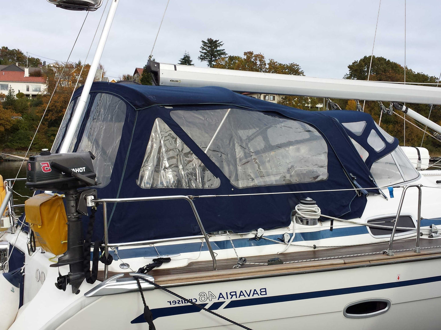 Bavaria 46 og 50 Sprayhood Årsmodell 04-08 til eksisterende bøyler 060528 VINDSKIRTE