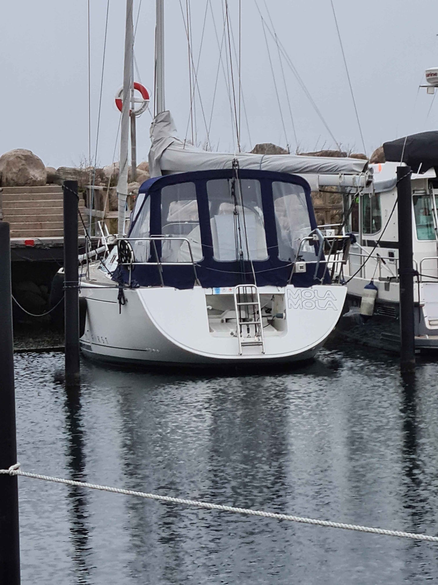 Beneteau FIrst 36.7 sittbrunnskapell sittbrunnstält