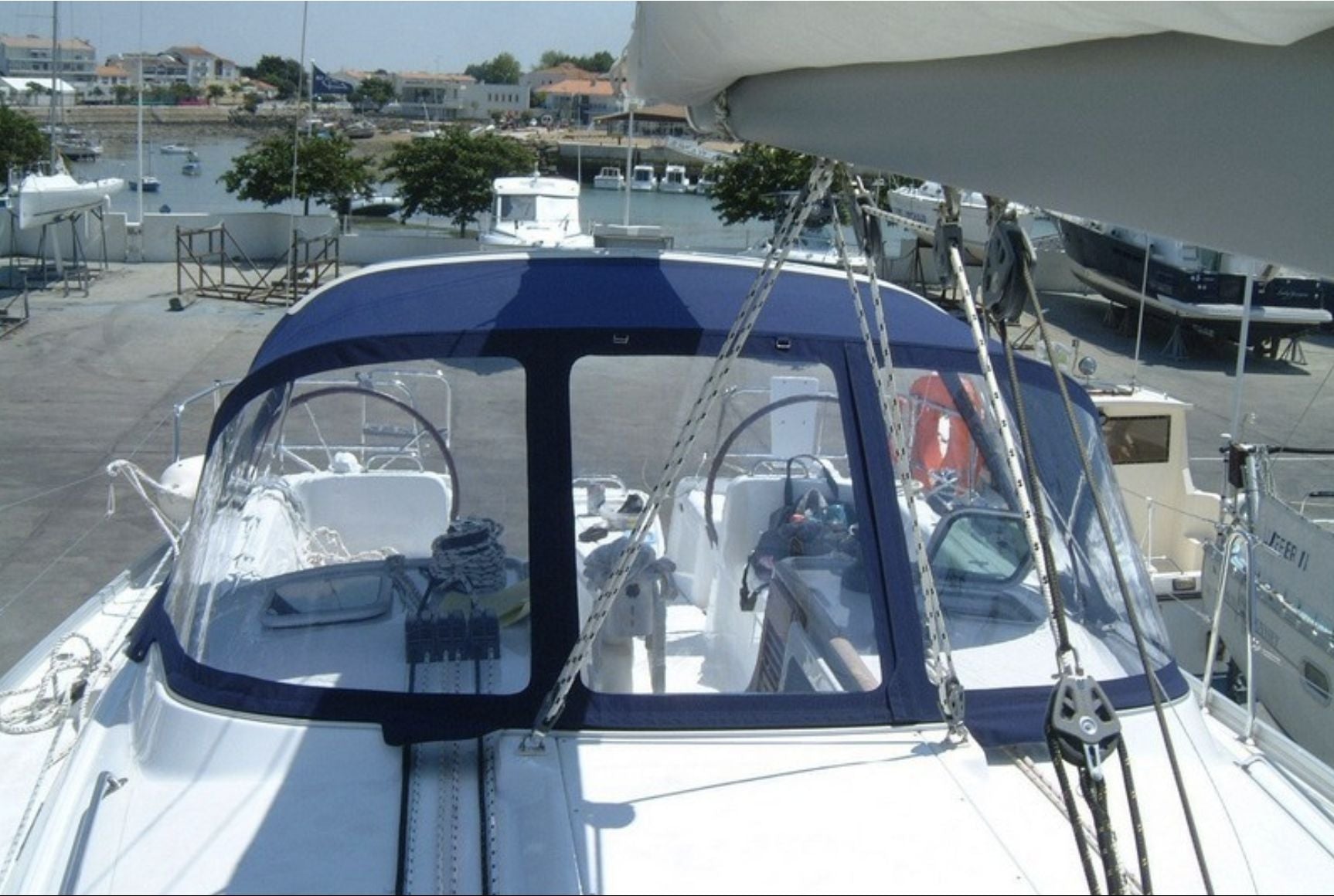 Beneteau Kykladene 39.3 sprayhood