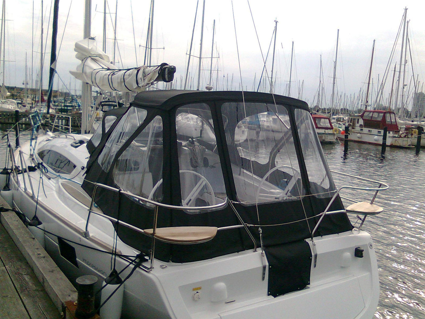 Båtkapell sittbrunnstält sittbrunnskapell segelbåt