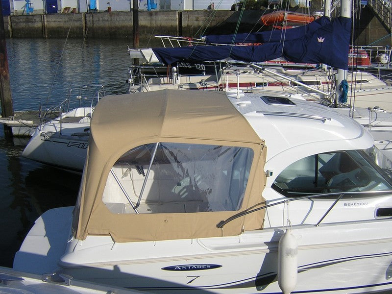 Beneteau Antares 7 båtkapell