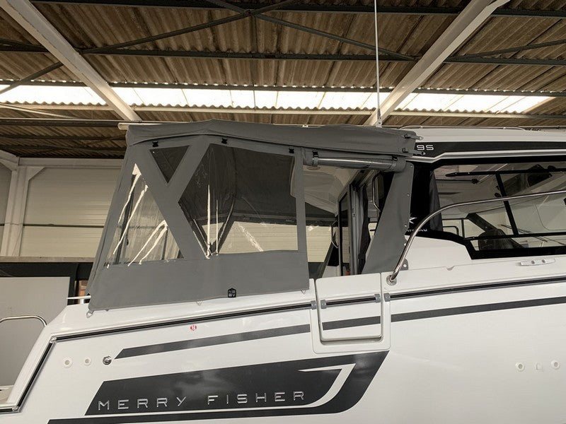 Merry Fischer 895 s1 Bootsverdeck