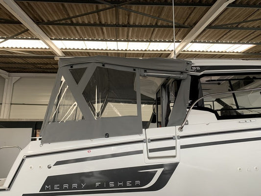 Merry Fischer 895 s1 Bootsverdeck